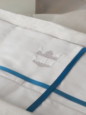 NWT Royal Suite Queen Bedding Set